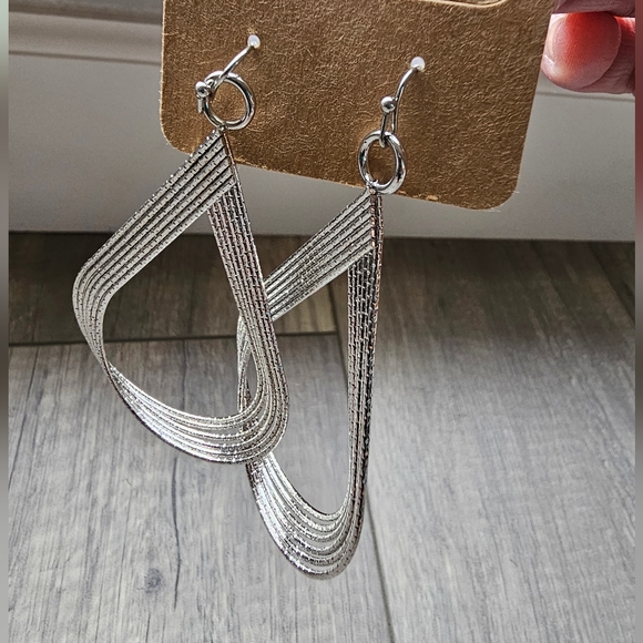 New Silver Earrings - Picture 2 of 3